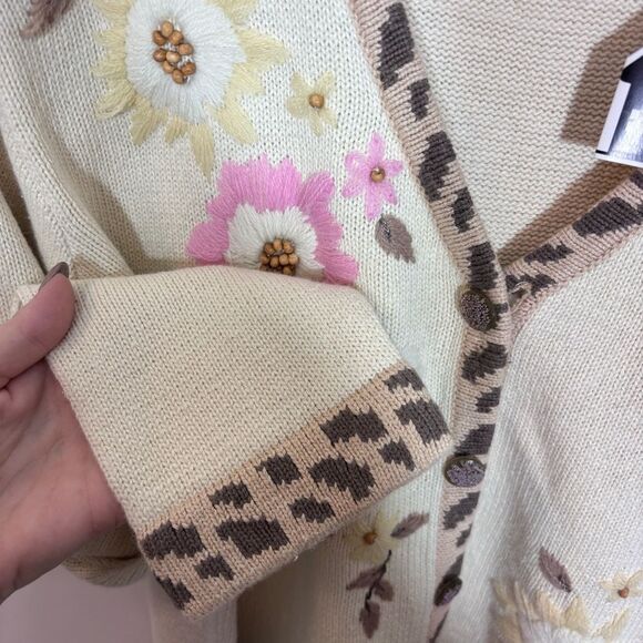 STORYBOOK KNITS Vintage Sweater /Cardigan NEW BEIGE W/Pink Roses BEADING Large - Picture 9 of 16